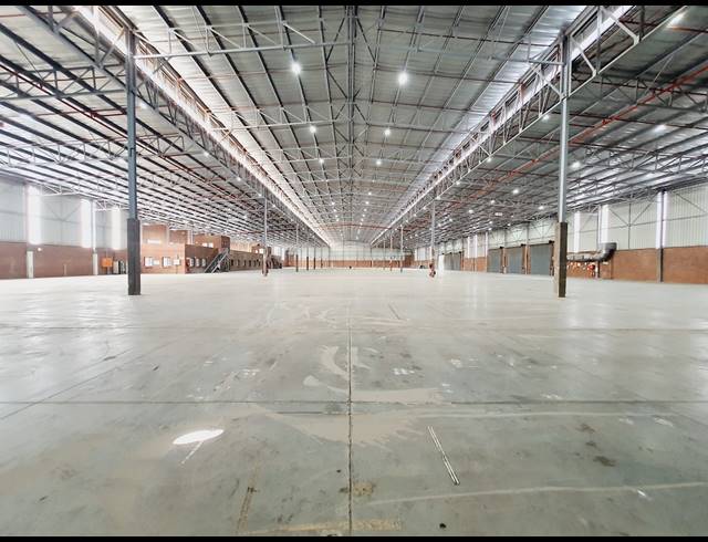 4,892M² WAREHOUSE TO LET IN POMONA